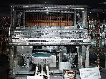 Mirrored upright piano (2009)