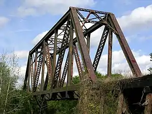 Pratt through truss of the former Seaboard Air Line Railway, located near Willow, Florida; abandoned since the mid-1980s