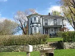 An Italianate house in the community