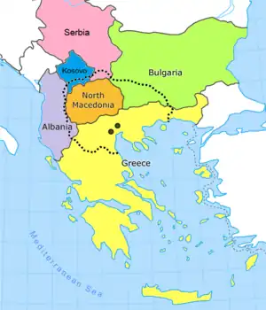 Map of the Balkan peninsula depicting approximate maximum extent of the Macedonian region with borders of modern countries and the former capital cities of ancient Macedonia near the coast