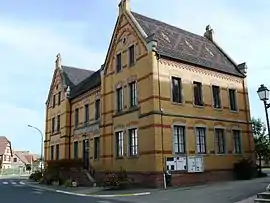 The town hall in Mackenheim