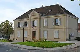 The town hall in Jaulnes