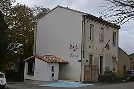 The town hall in Seignalens