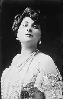 Black and white portrait photograph of opera singer Mary Garden