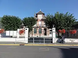 The town hall of Mesnil-Saint-Laurent