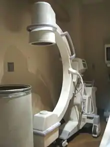 Mobile fluoroscopy machine