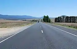 View north along the Monaro Highway, between Cooma and Bredbo