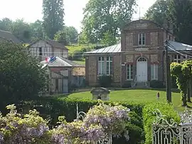 The town hall in Neuville-Bosc