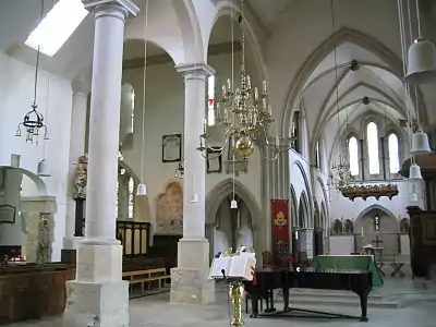 Image 65The interior of Portsmouth Cathedral (from Portal:Hampshire/Selected pictures)