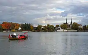 A ferry links Routes 223 and 133 across the Richelieu in Saint-Antoine.