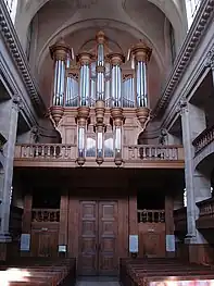 The portal and the organ