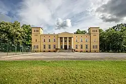 Wężyk Palace in Mroczeń