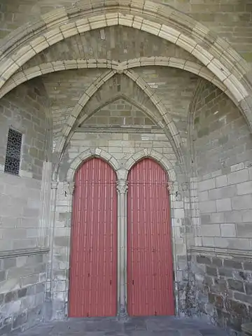 The central portal of the western face of the Cathédrale Saint-Étienne in Saint-Brieuc