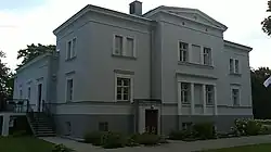 Saka Manor