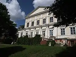 Salos Manor