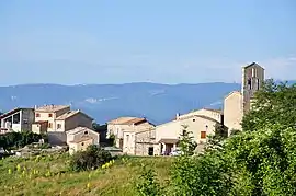 The church and surrounding buildings in Sigoyer