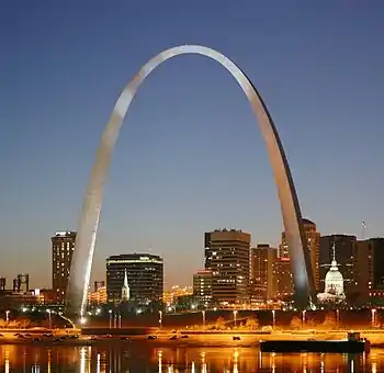 Gateway Arch in St. Louis, Missouri; a monument based on a catenary arch (2011)