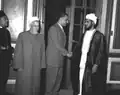 Talib Alhinai (right) and Egypt's President Gamal Abdel Nasser (left) shaking hands in Cairo