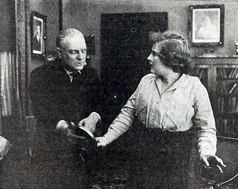 Still of Holbrook Blinn and Clara Whipple from the 1916 film, The Prima Donna's Husband (it)