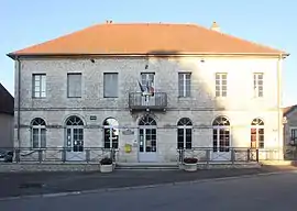 The town hall in Thervay