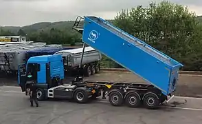 Classic aluminium tipper semi-trailer for grain.