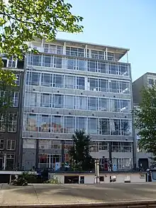 Building constructed in style of Nieuwe Zakelijkheid