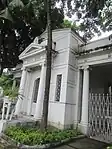 Familia Eduque Mausoleum, La Loma Cemetery