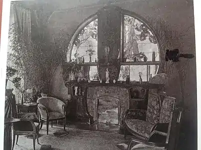 Original interior of the salon (1904)