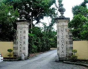 Estate Entrance at S. Miami Ave.