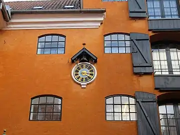 Clock on the rear side of Wildersgade 51.