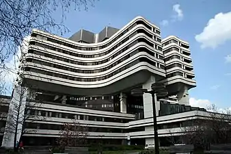 Military Medical Academy by Josip Osojnik and Slobodan Nikolić in Belgrade, 1981