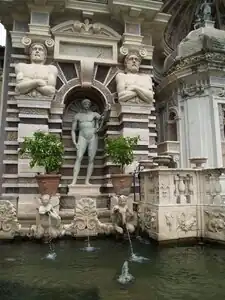 Statue of Apollo on the facade of the Water Castle.